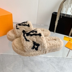 Louis Vuitton Slippers